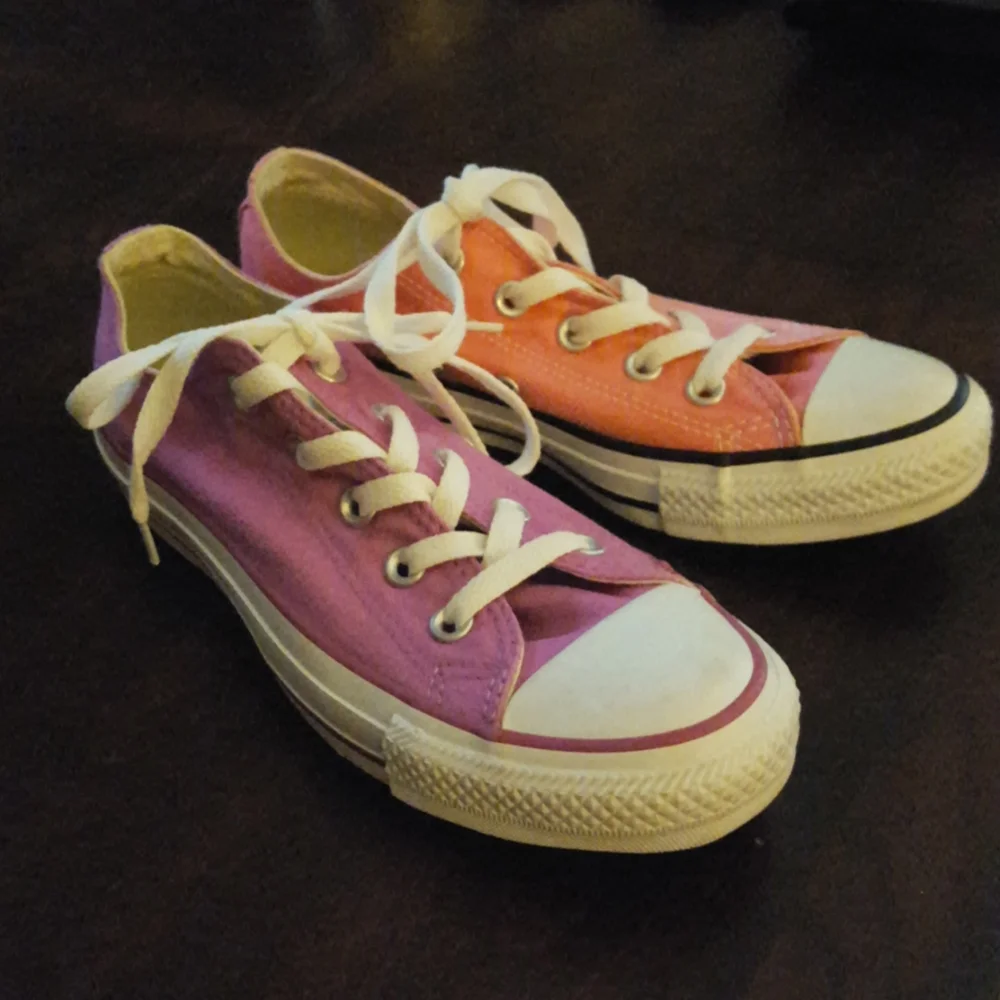 Converse All Star Chuck Taylor mismatch NEW pink rose Size 6 Left  5.5 Right NEW - Picture 2 of 8